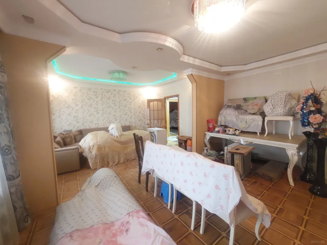 Satılır 4 otaqlı mənzil 100 m²