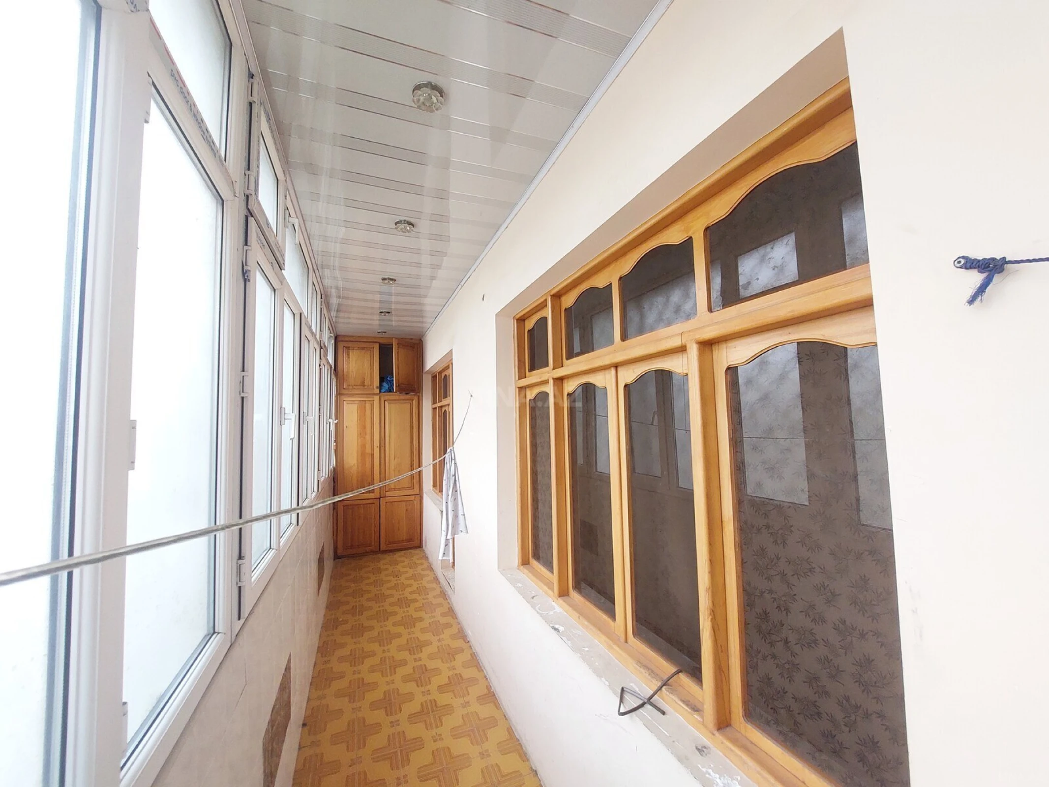 Satılır 4 otaqlı mənzil 100 m²