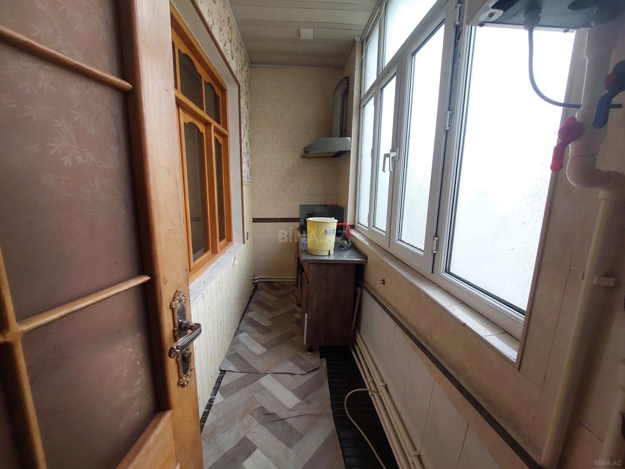 Satılır 4 otaqlı mənzil 100 m²