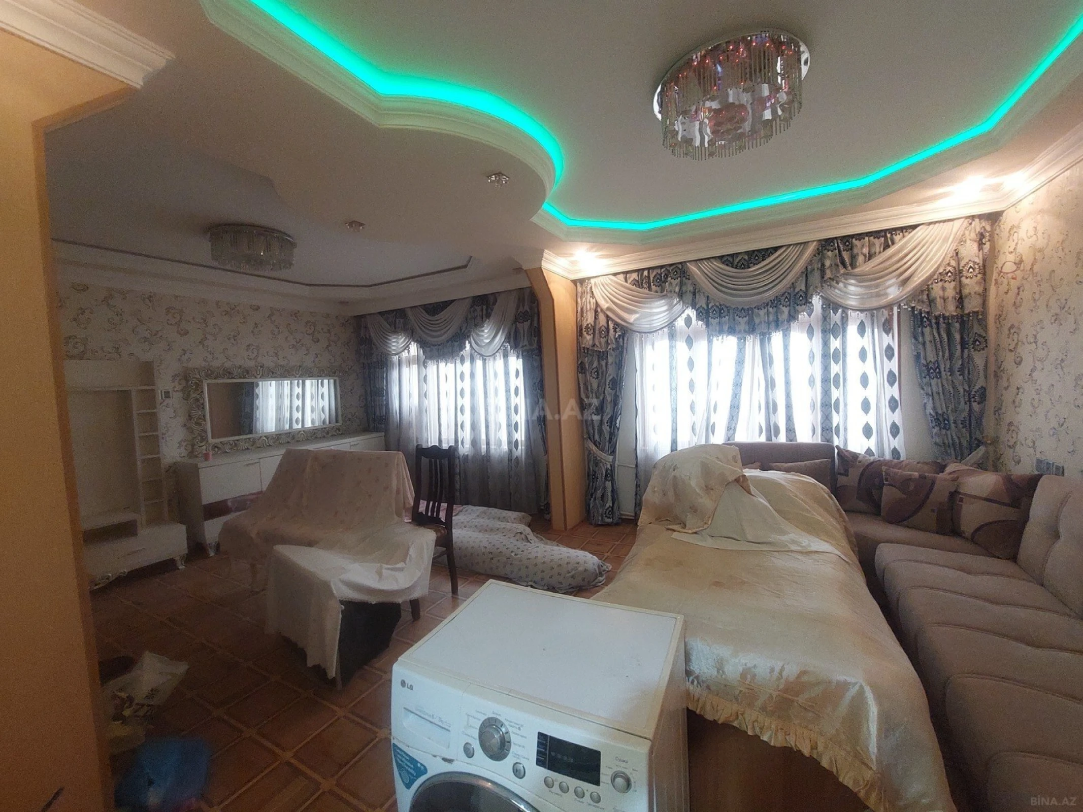 Satılır 4 otaqlı mənzil 100 m²