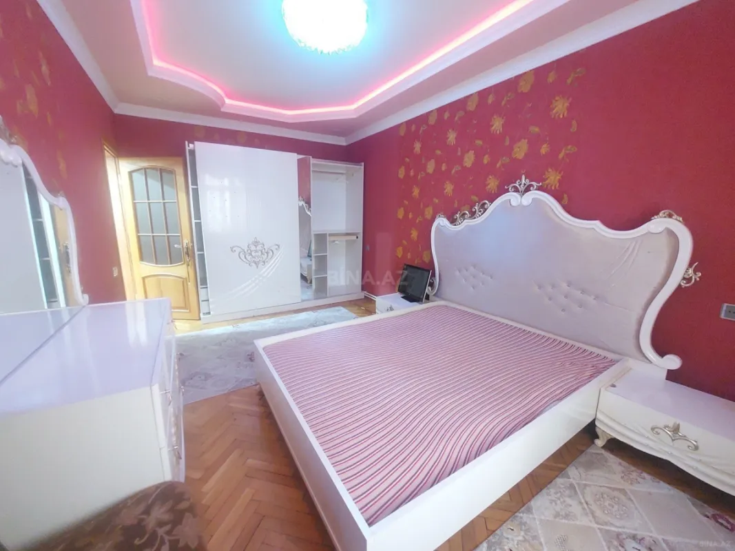 Satılır 4 otaqlı mənzil 100 m²