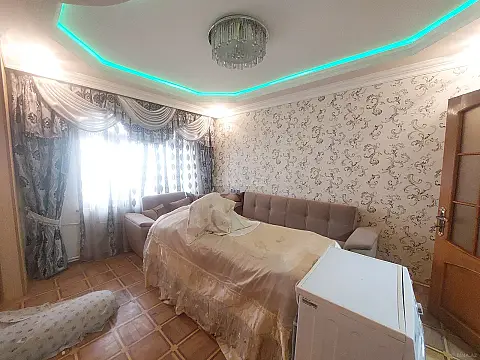 Satılır 4 otaqlı mənzil 100 m²