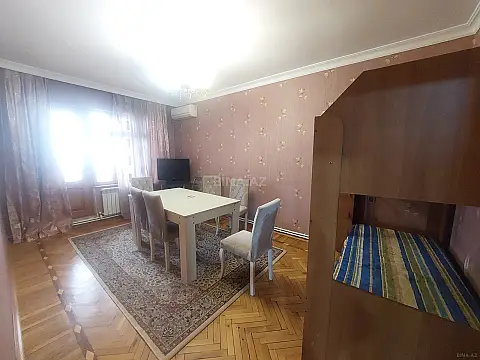Satılır 4 otaqlı mənzil 100 m² — Bakı, 8-ci kilometr 4 otaq 100.00 m²
