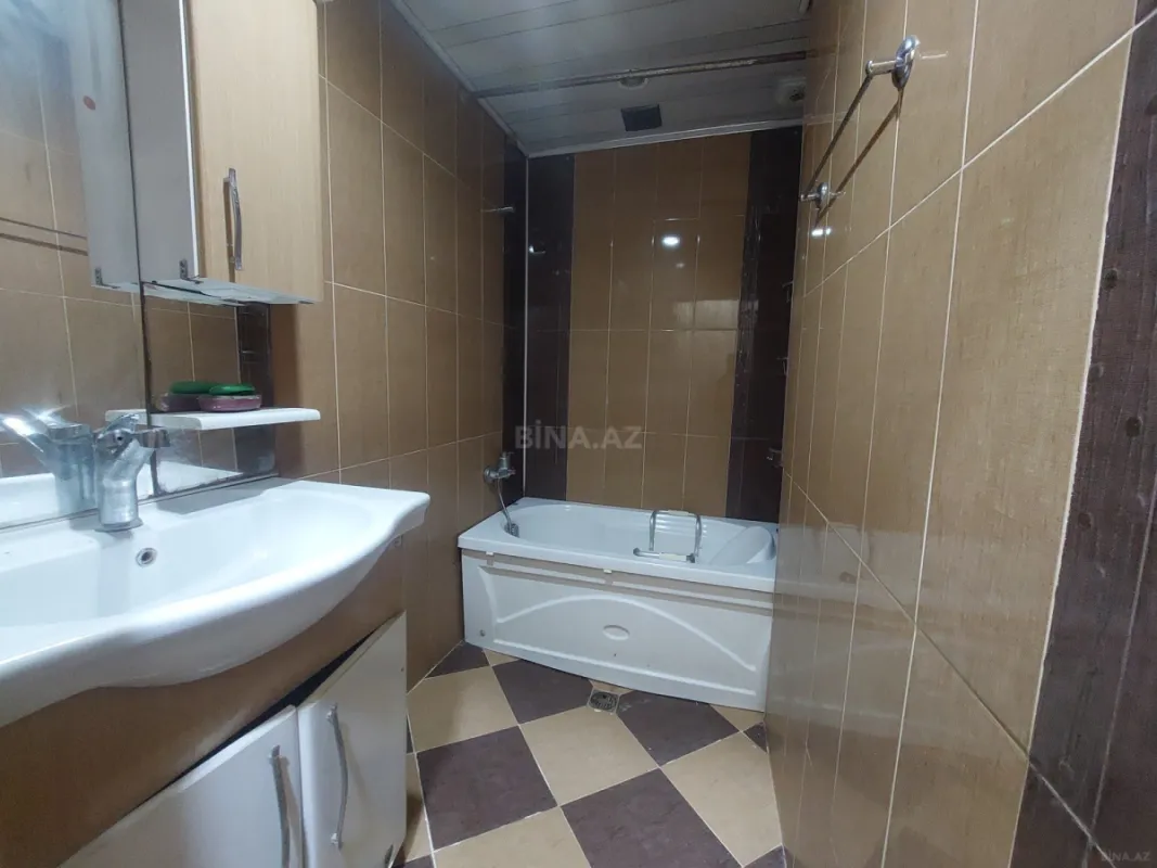 Satılır 4 otaqlı mənzil 100 m²