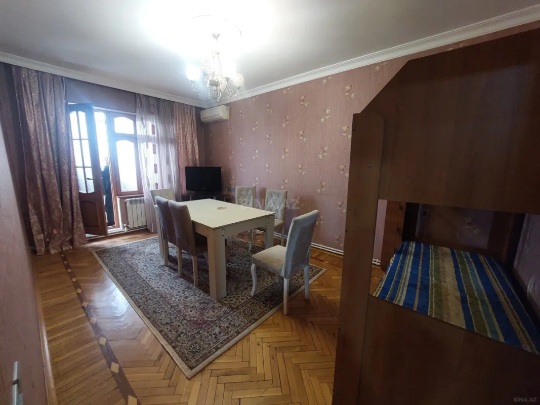 Satılır 4 otaqlı mənzil 100 m²