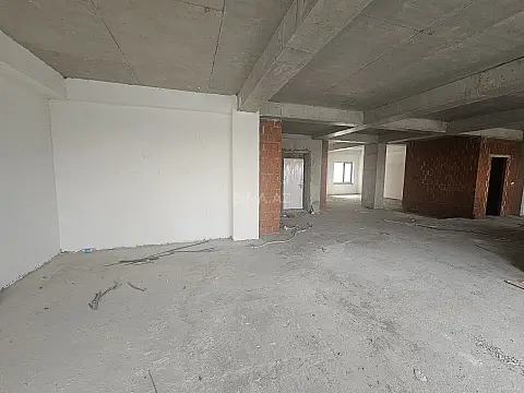 Kirayə verilir obyekt 325 m²