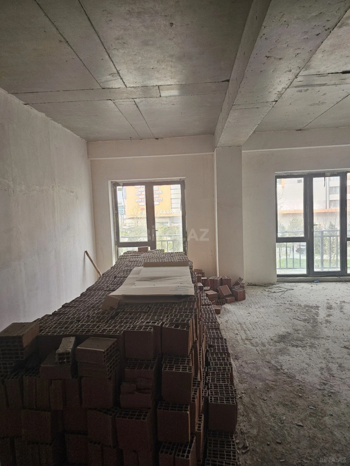 Kirayə verilir obyekt 325 m²