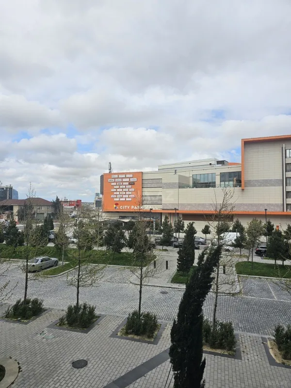 Kirayə verilir obyekt 325 m²