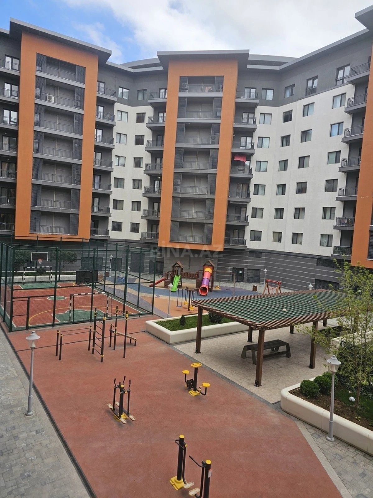 Kirayə verilir obyekt 325 m²