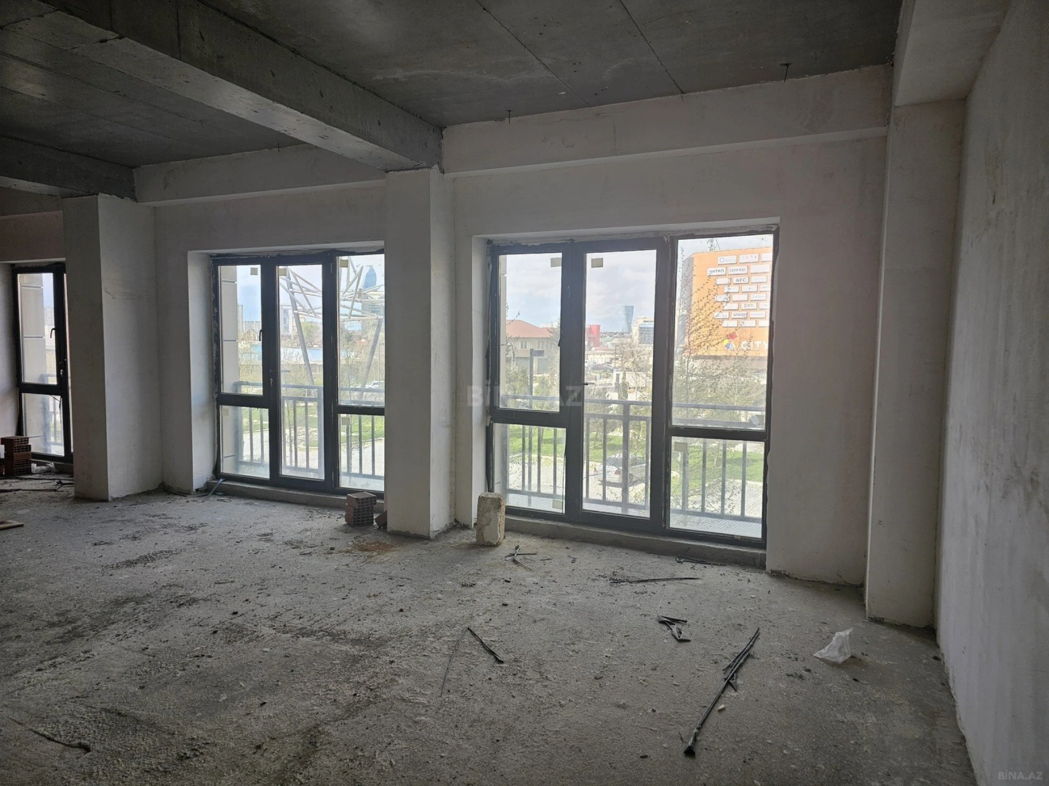 Kirayə verilir obyekt 325 m²