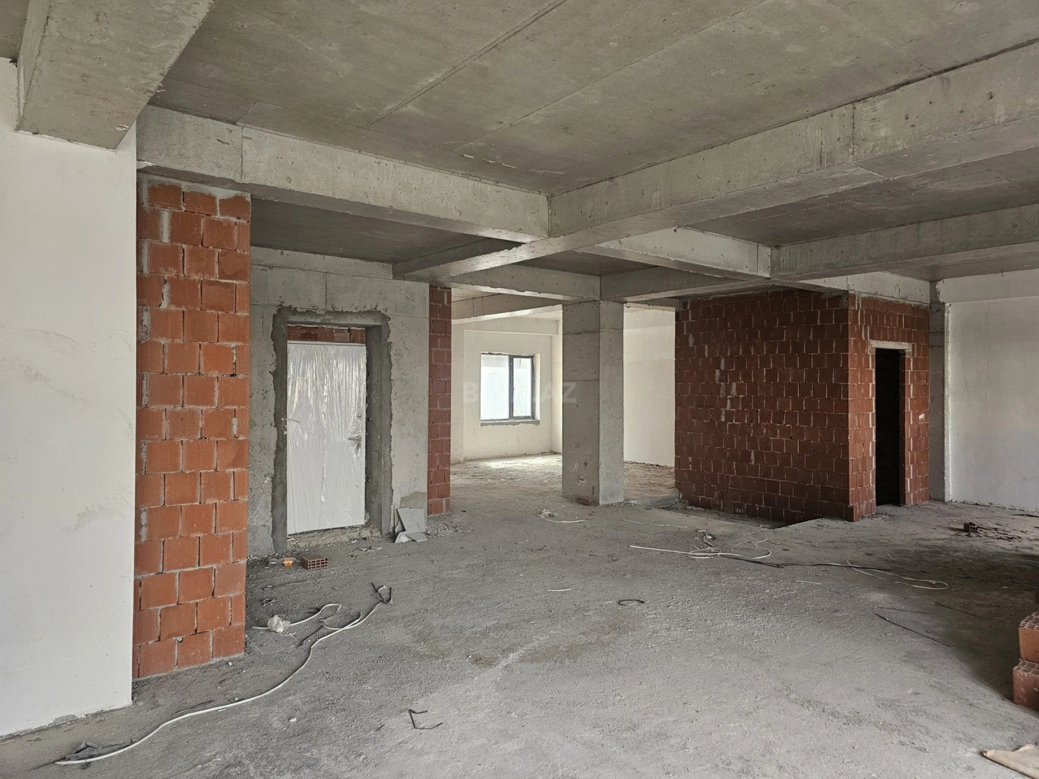 Kirayə verilir obyekt 325 m²