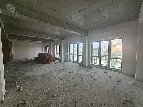 Kirayə verilir obyekt 325 m²