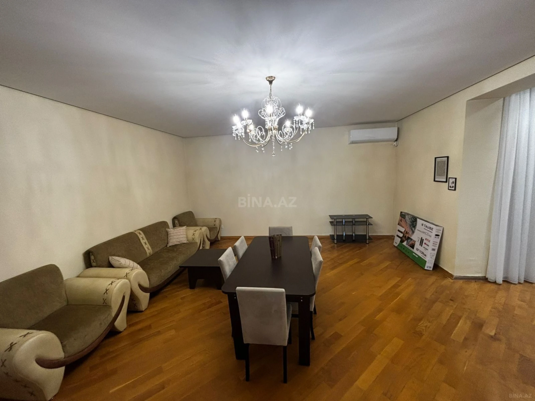 Kirayə verilir 7 otaqlı mənzil 350 m²