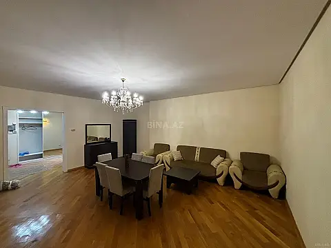 Kirayə verilir 7 otaqlı mənzil 350 m²