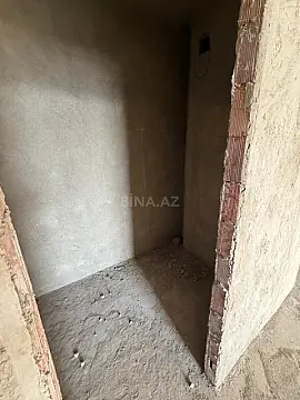 Satılır 4 otaqlı mənzil 196 m²