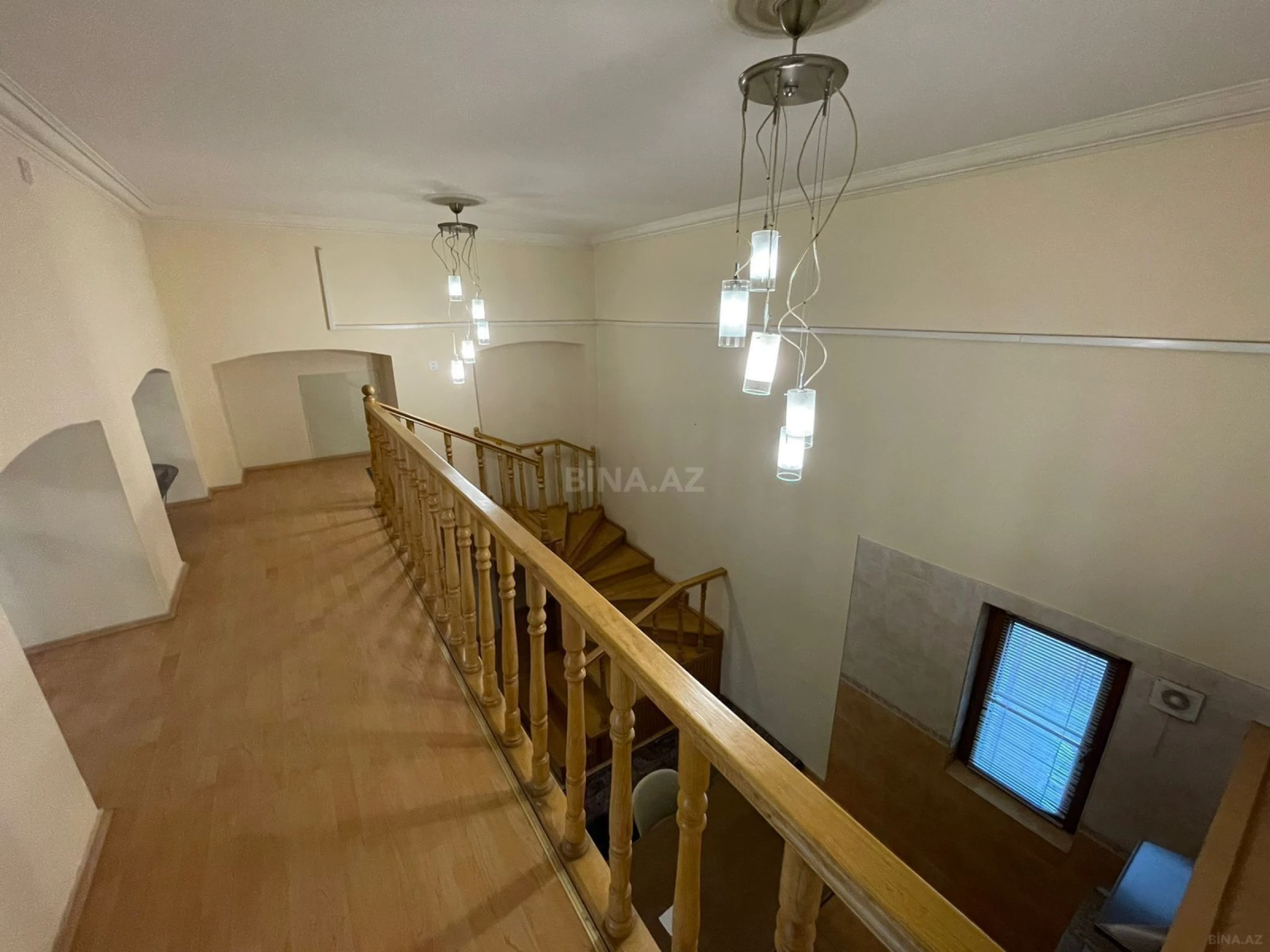 Kirayə verilir 4 otaqlı ofis 150 m²