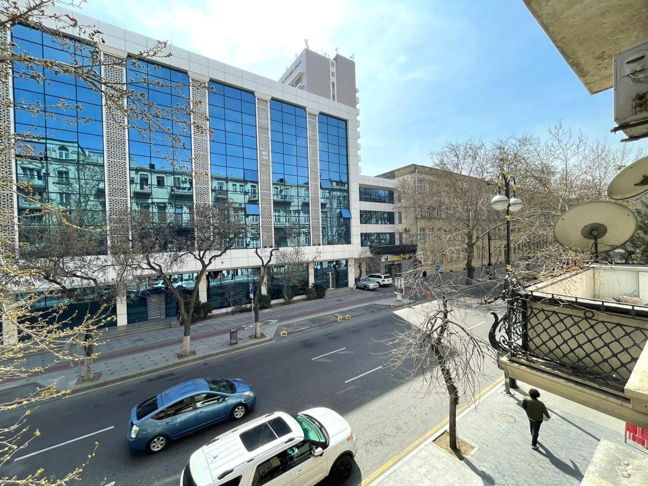 Kirayə verilir 4 otaqlı ofis 150 m²