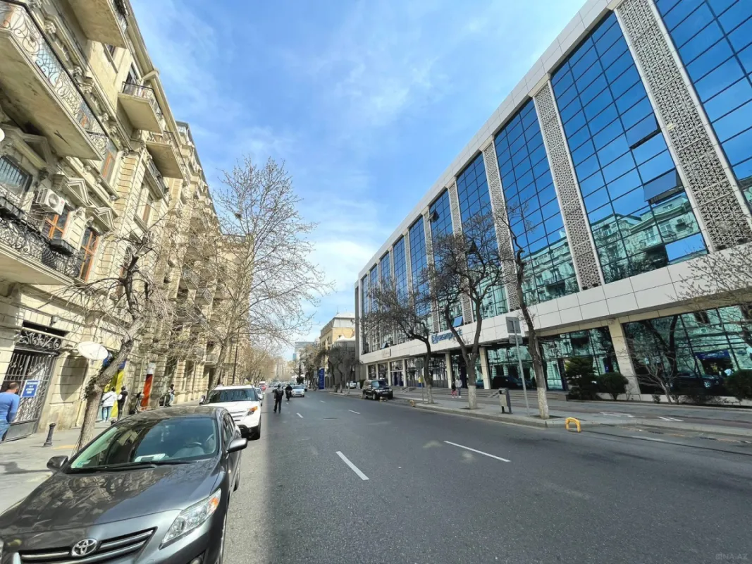 Kirayə verilir 4 otaqlı ofis 150 m²