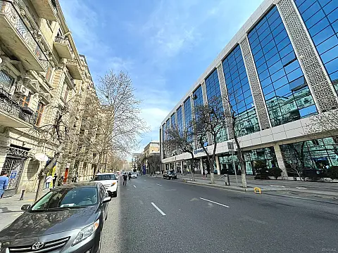 Kirayə verilir 4 otaqlı ofis 150 m² — Bakı, Sahil qəs. 4 otaq 150.00 m²