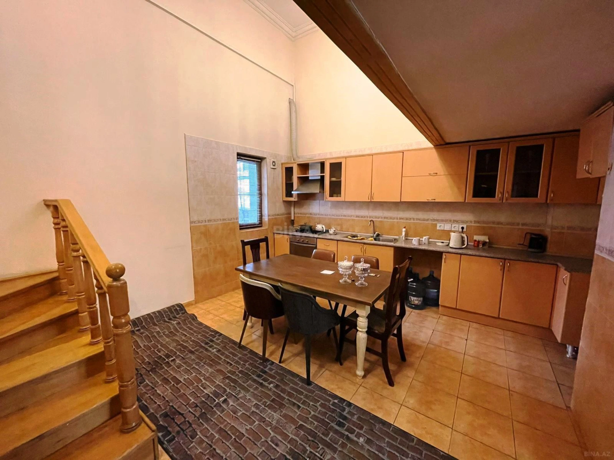 Kirayə verilir 4 otaqlı ofis 150 m²