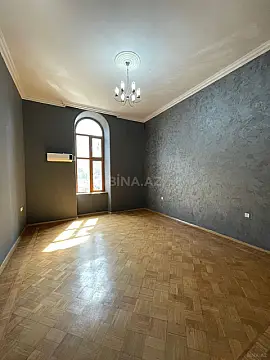 Kirayə verilir 4 otaqlı ofis 150 m²