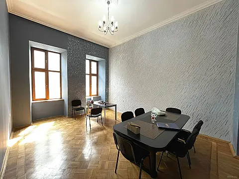 Kirayə verilir 4 otaqlı ofis 150 m²