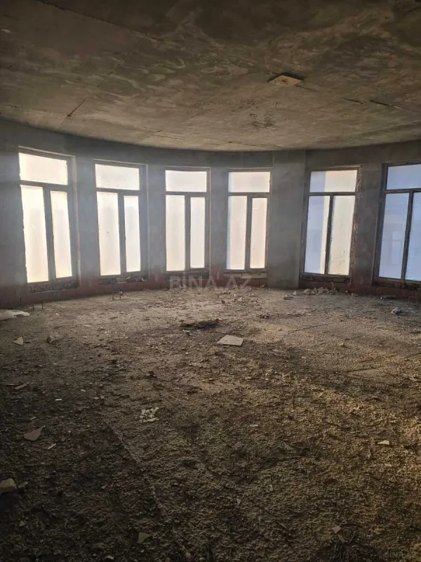 Satılır 5 otaqlı mənzil 230 m²