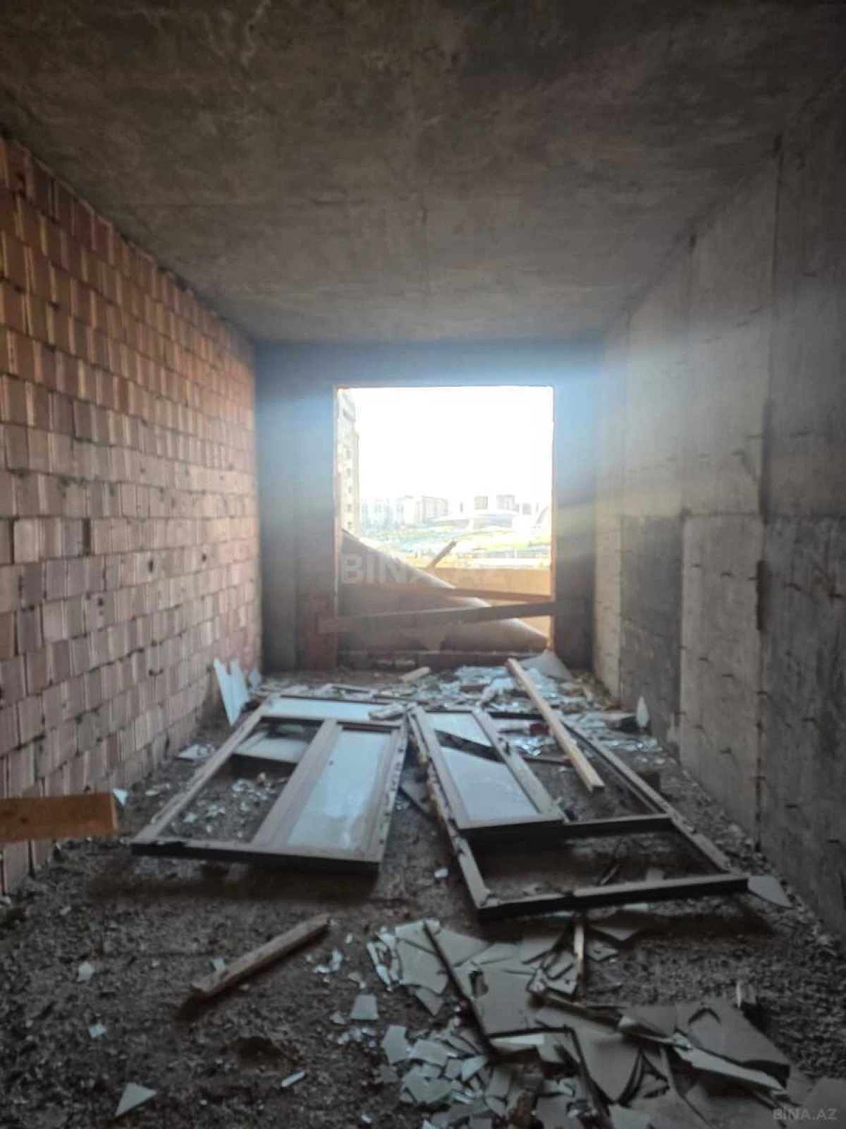 Satılır 5 otaqlı mənzil 230 m²