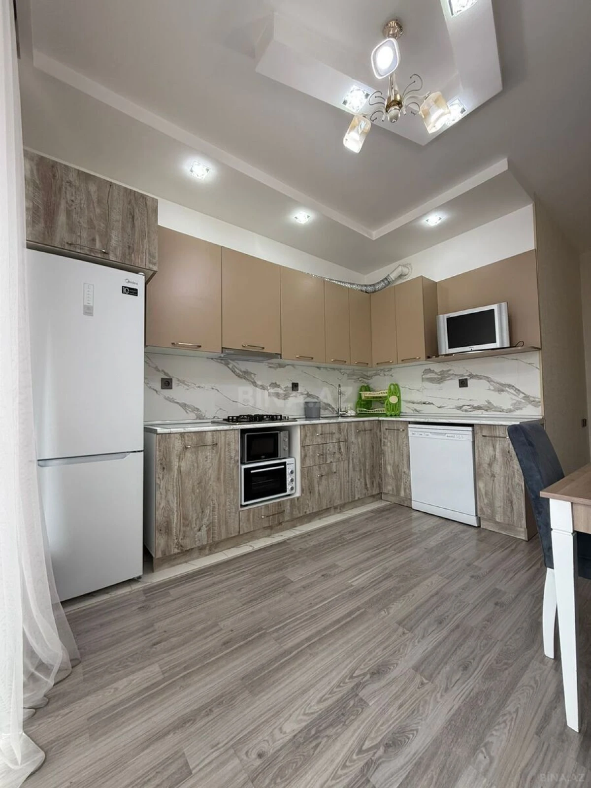 Kirayə verilir 3 otaqlı mənzil 109 m²