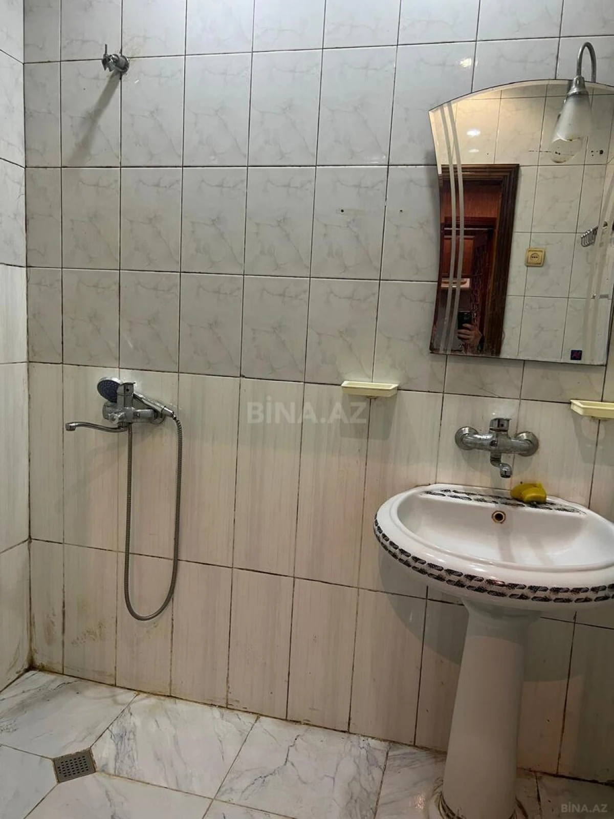 Satılır 2 otaqlı mənzil 62 m²