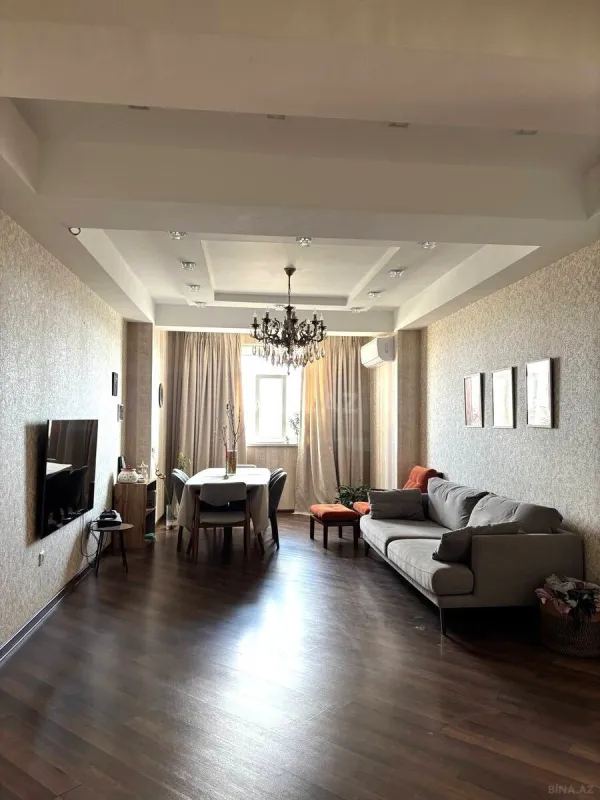 Satılır 3 otaqlı mənzil 141 m²