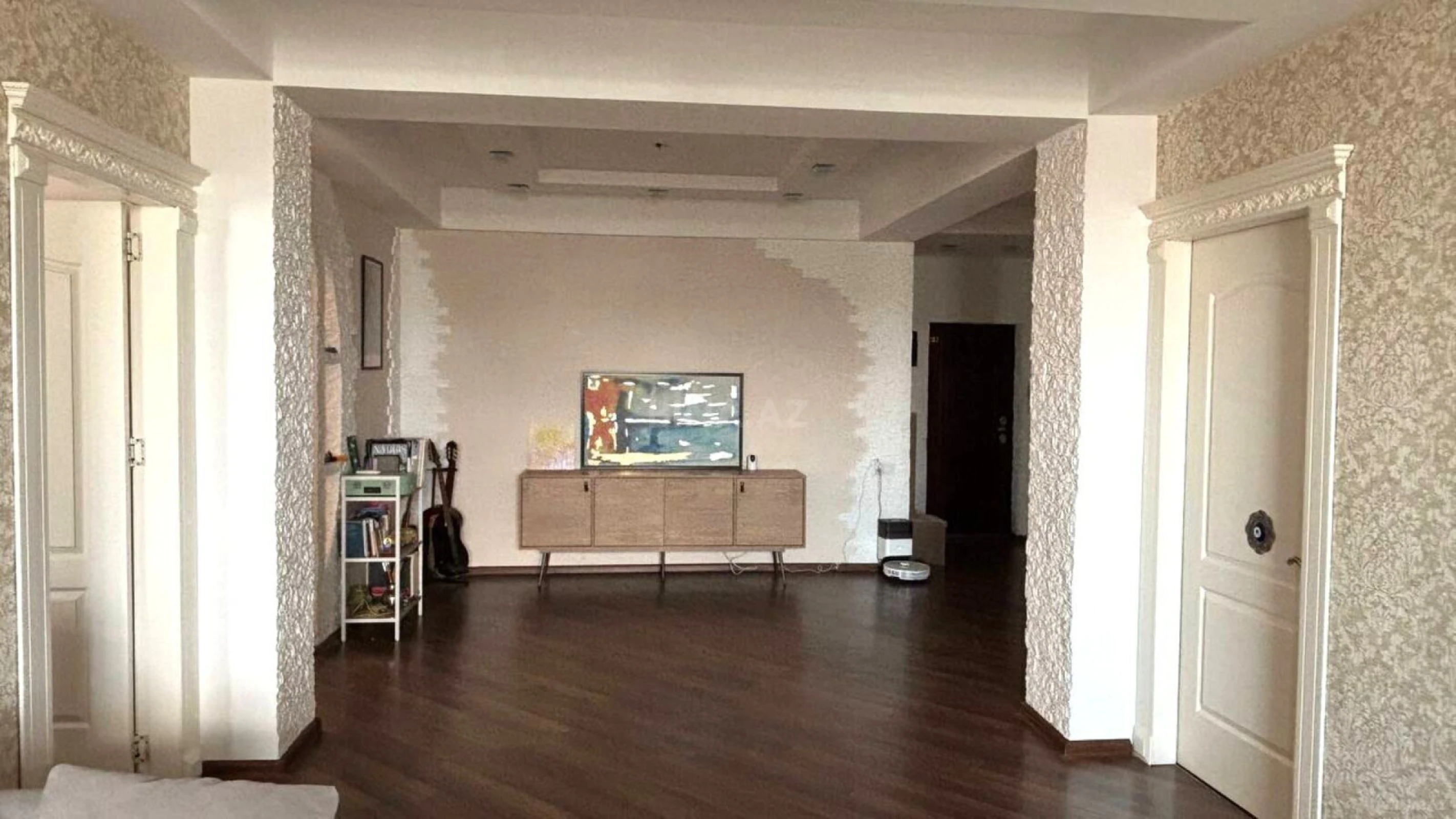 Satılır 3 otaqlı mənzil 141 m²