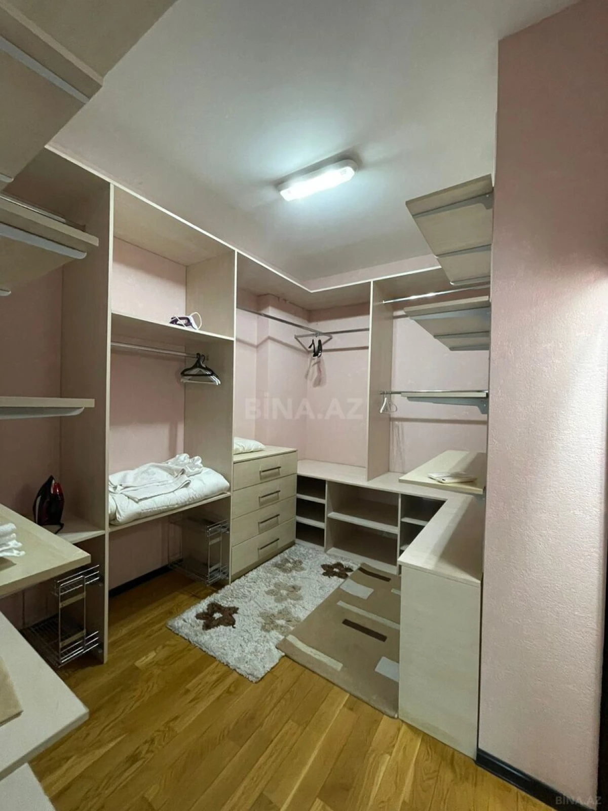 Kirayə verilir 4 otaqlı mənzil 200 m²