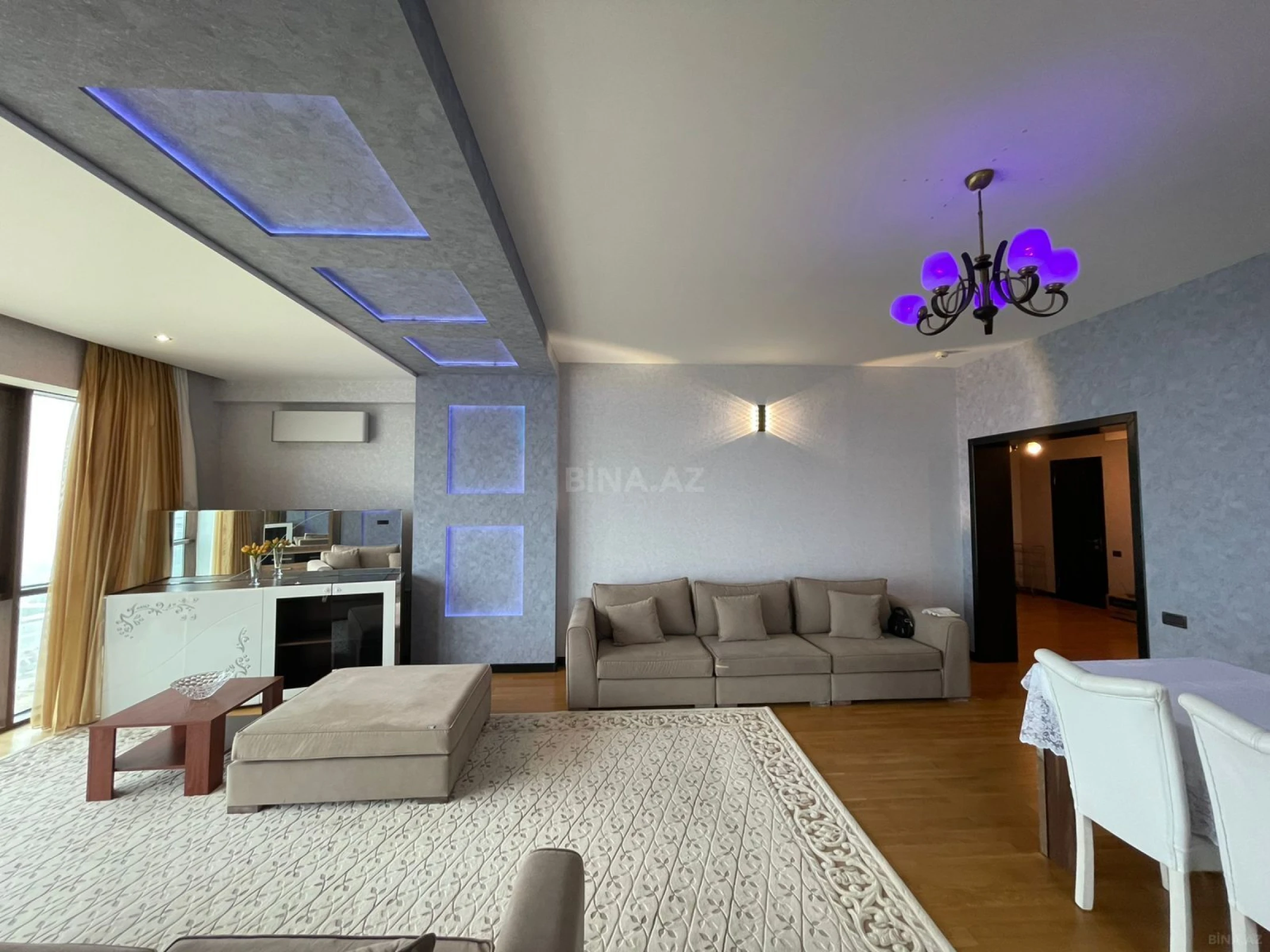 Kirayə verilir 4 otaqlı mənzil 200 m²