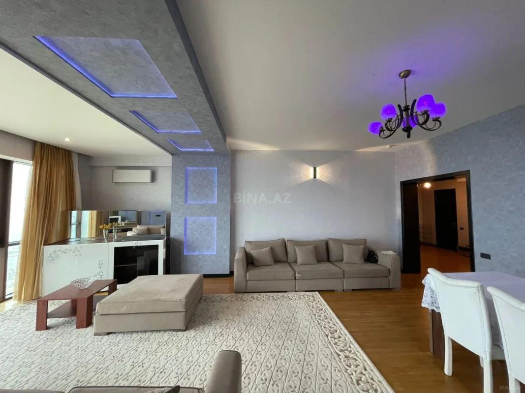 Kirayə verilir 4 otaqlı mənzil 200 m²