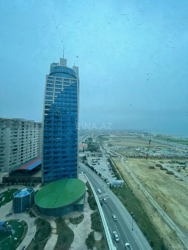 Kirayə verilir 4 otaqlı mənzil 200 m²