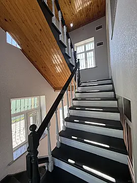 Satılır 7 otaqlı həyət evi 280 m²