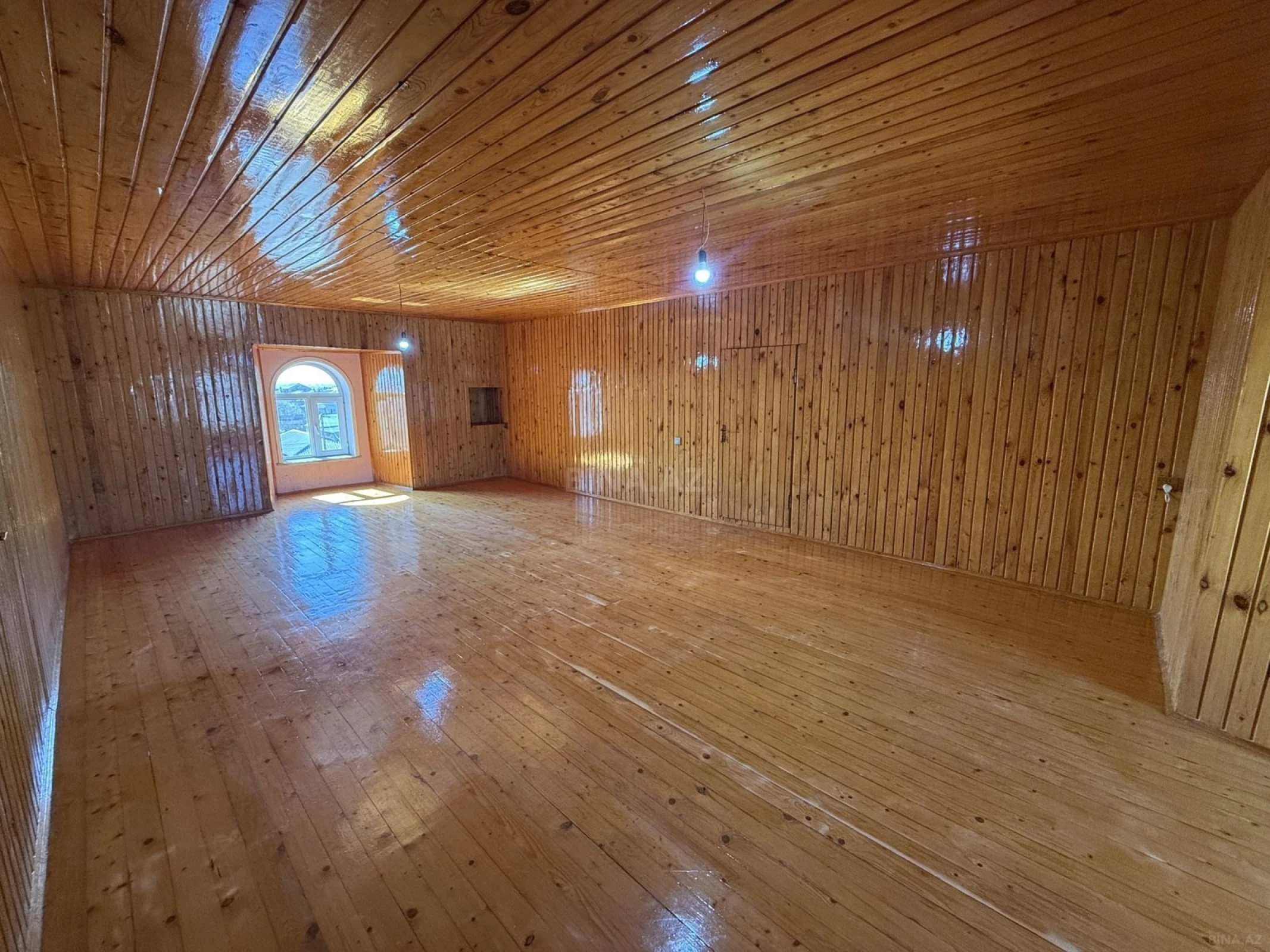 Satılır 7 otaqlı həyət evi 280 m²