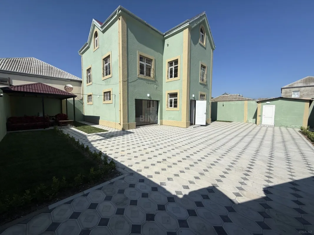 Satılır 7 otaqlı həyət evi 280 m²