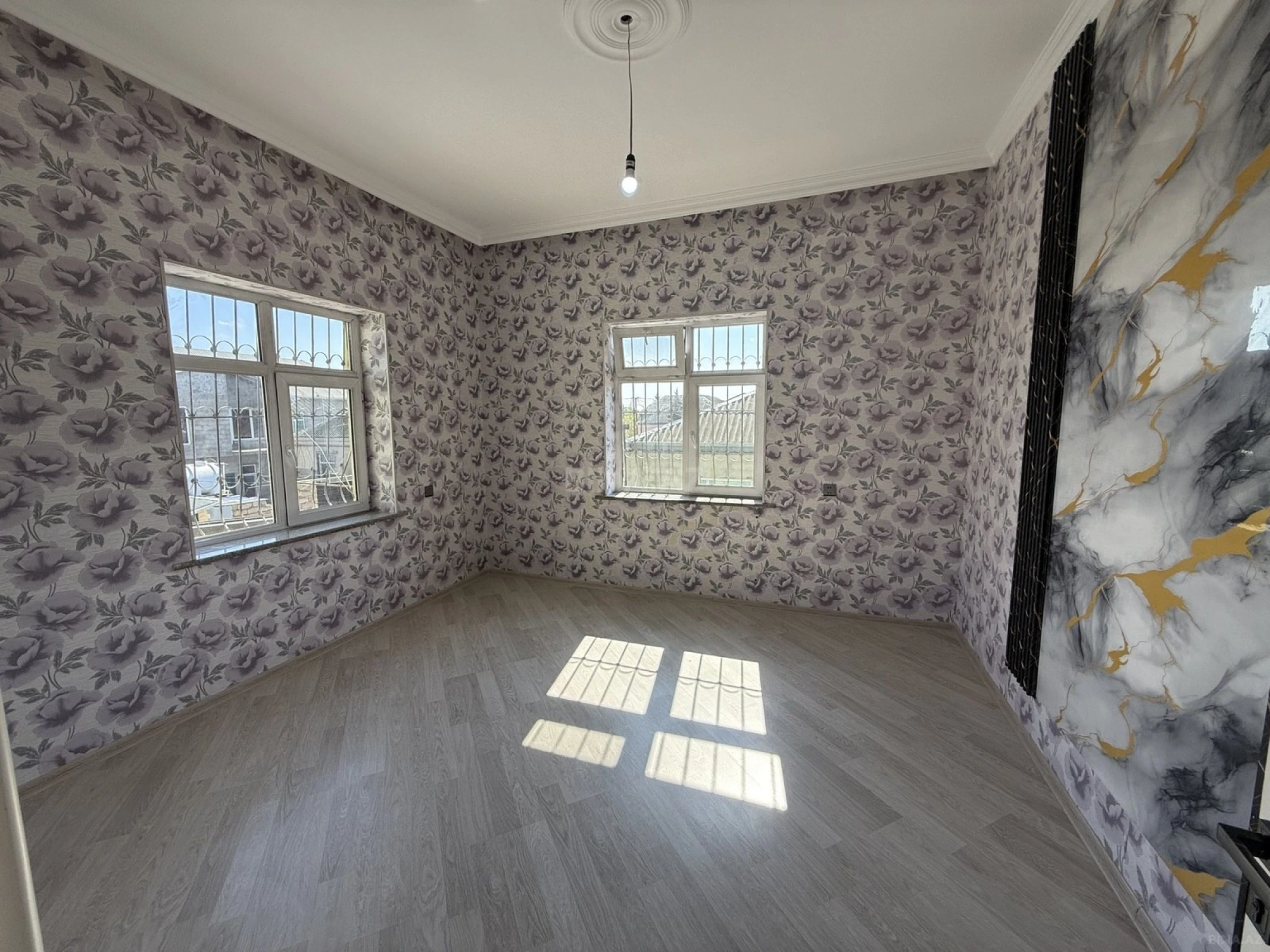 Satılır 7 otaqlı həyət evi 280 m²