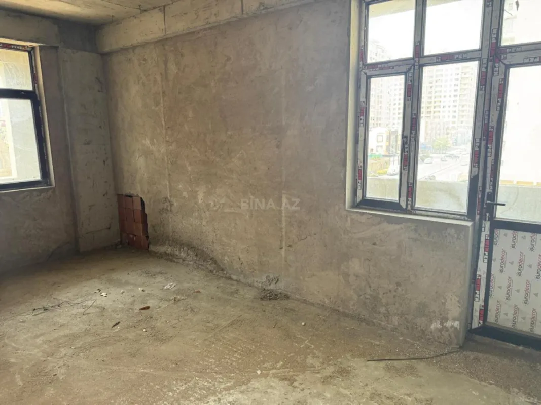 Satılır 4 otaqlı mənzil 170 m²