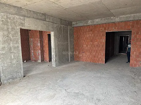 Satılır 4 otaqlı mənzil 170 m²
