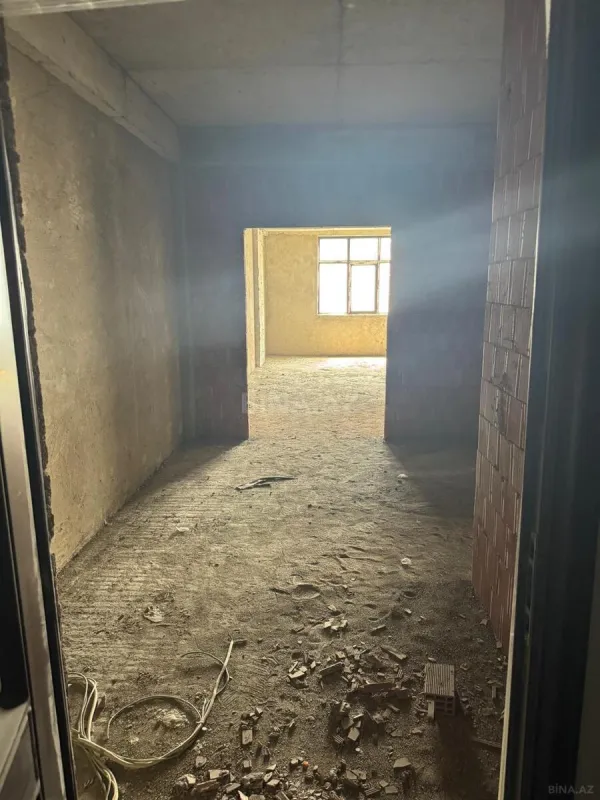 Satılır 4 otaqlı mənzil 170 m²
