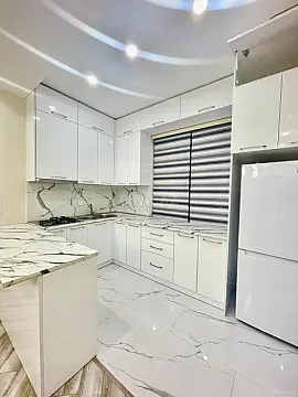 Kirayə verilir 2 otaqlı mənzil 65 m²