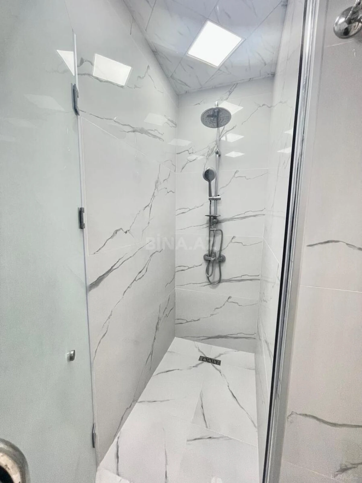 Kirayə verilir 2 otaqlı mənzil 65 m²