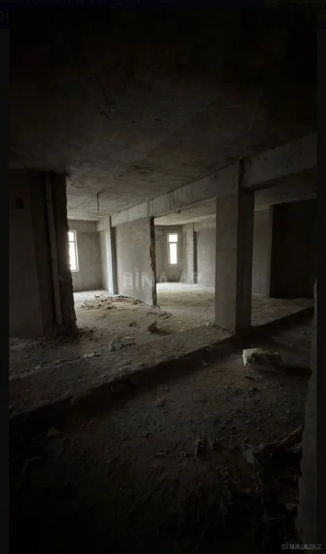 Satılır 5 otaqlı mənzil 225 m²