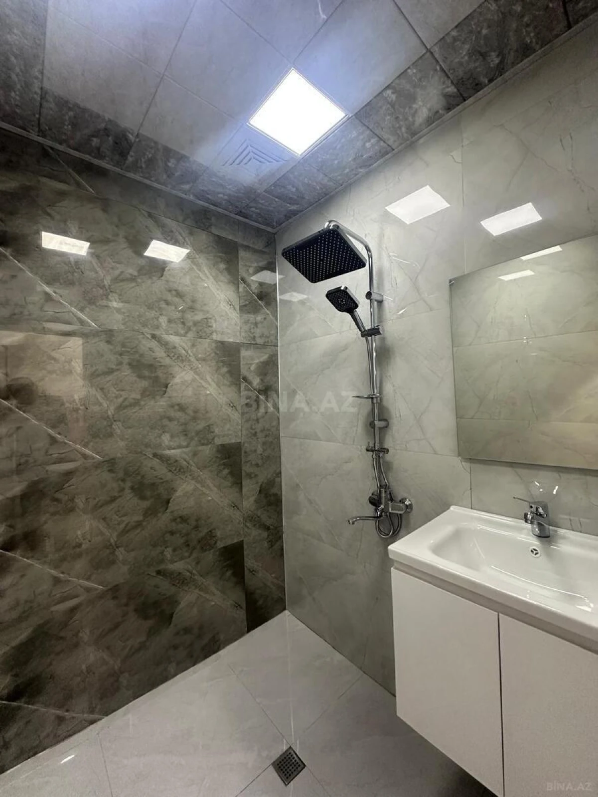 Satılır 3 otaqlı mənzil 70 m²