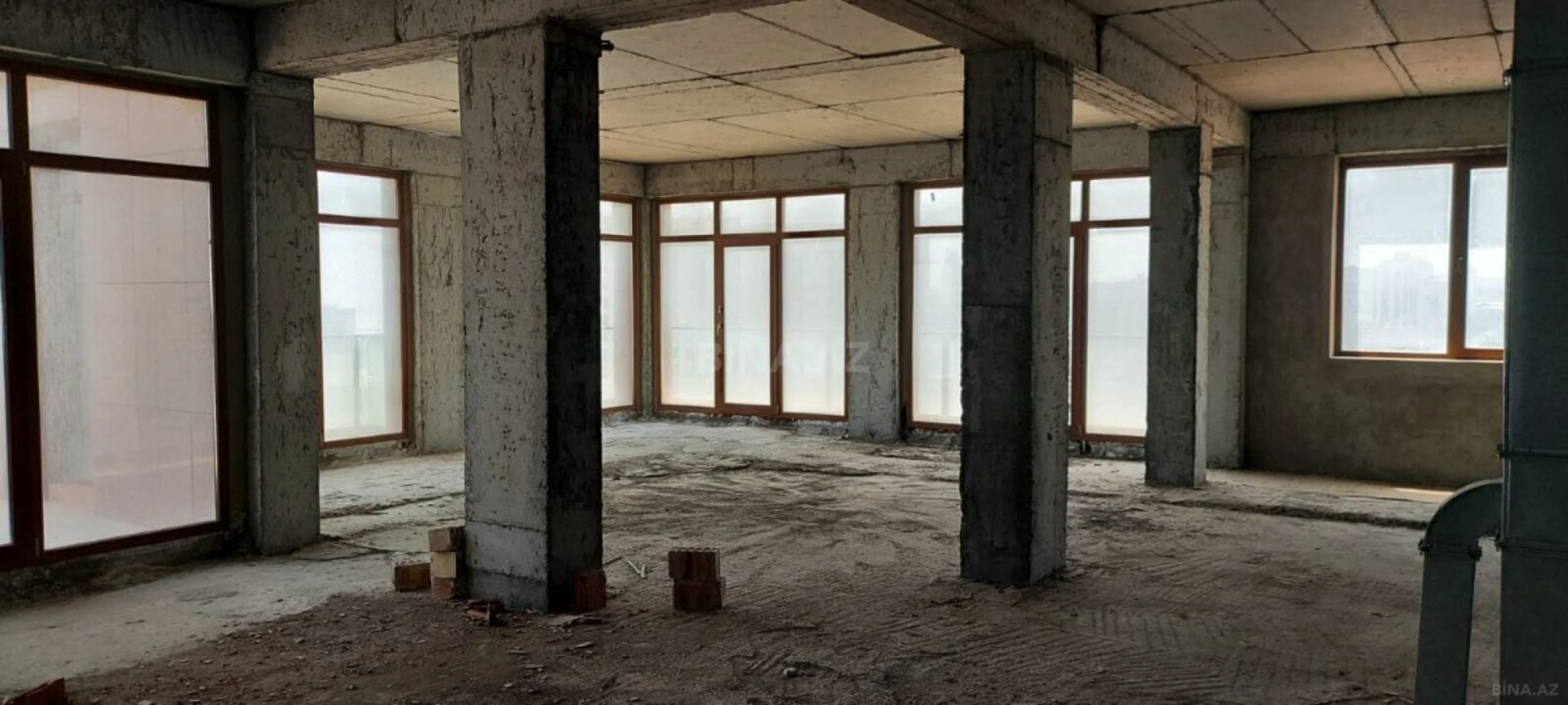 Satılır 2 otaqlı mənzil 110 m²