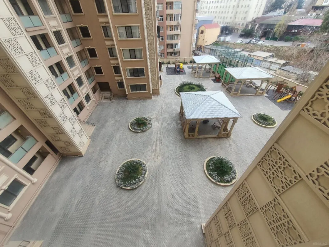 Satılır 2 otaqlı mənzil 110 m²