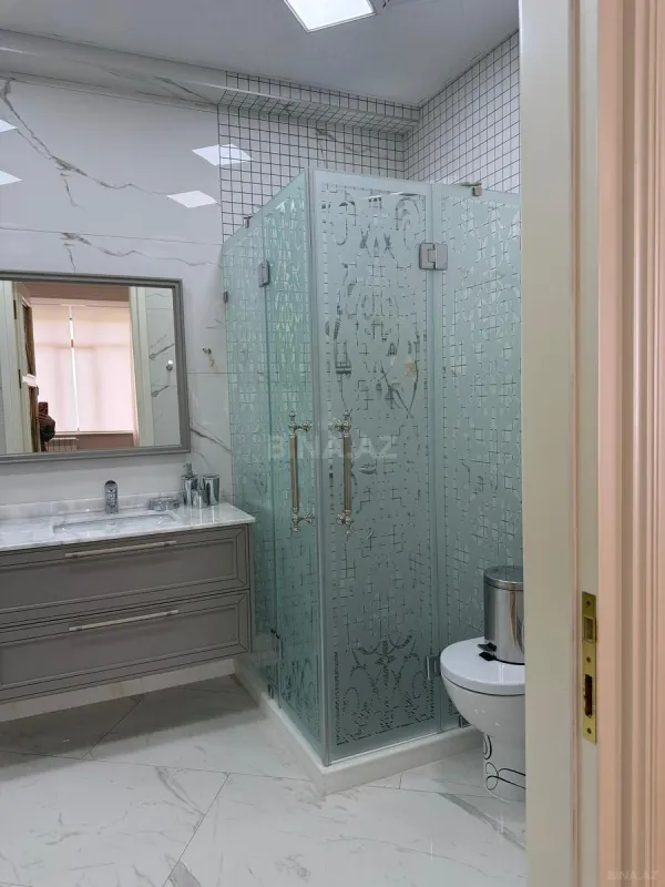 Satılır 4 otaqlı mənzil 285 m²
